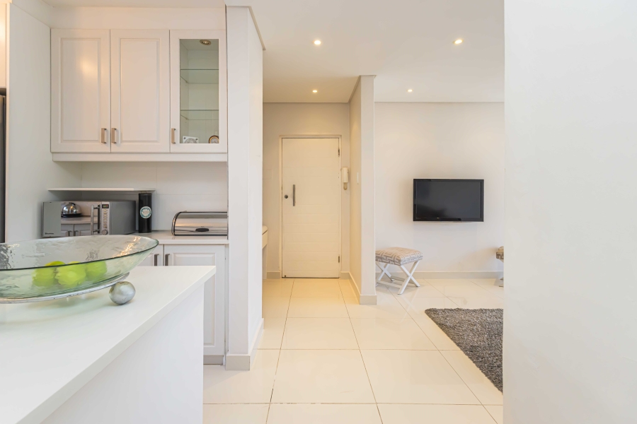 2 Bedroom Property for Sale in Sea Point Western Cape